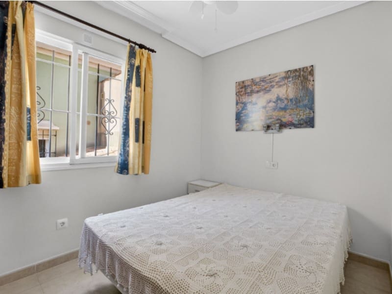 4 chambre Maison de Ville à vendre à Torrevieja avec piscine garage - 317 000 € (Ref: 10084907)