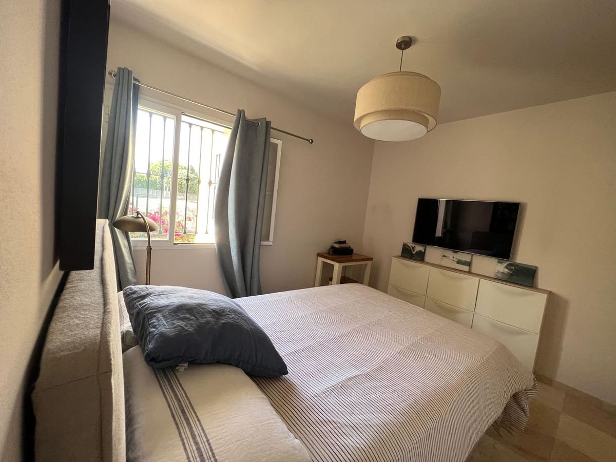 2 soveværelse Lejlighed til salg i Guadalmina med swimmingpool garage - € 430.000 (Ref: 10090173)
