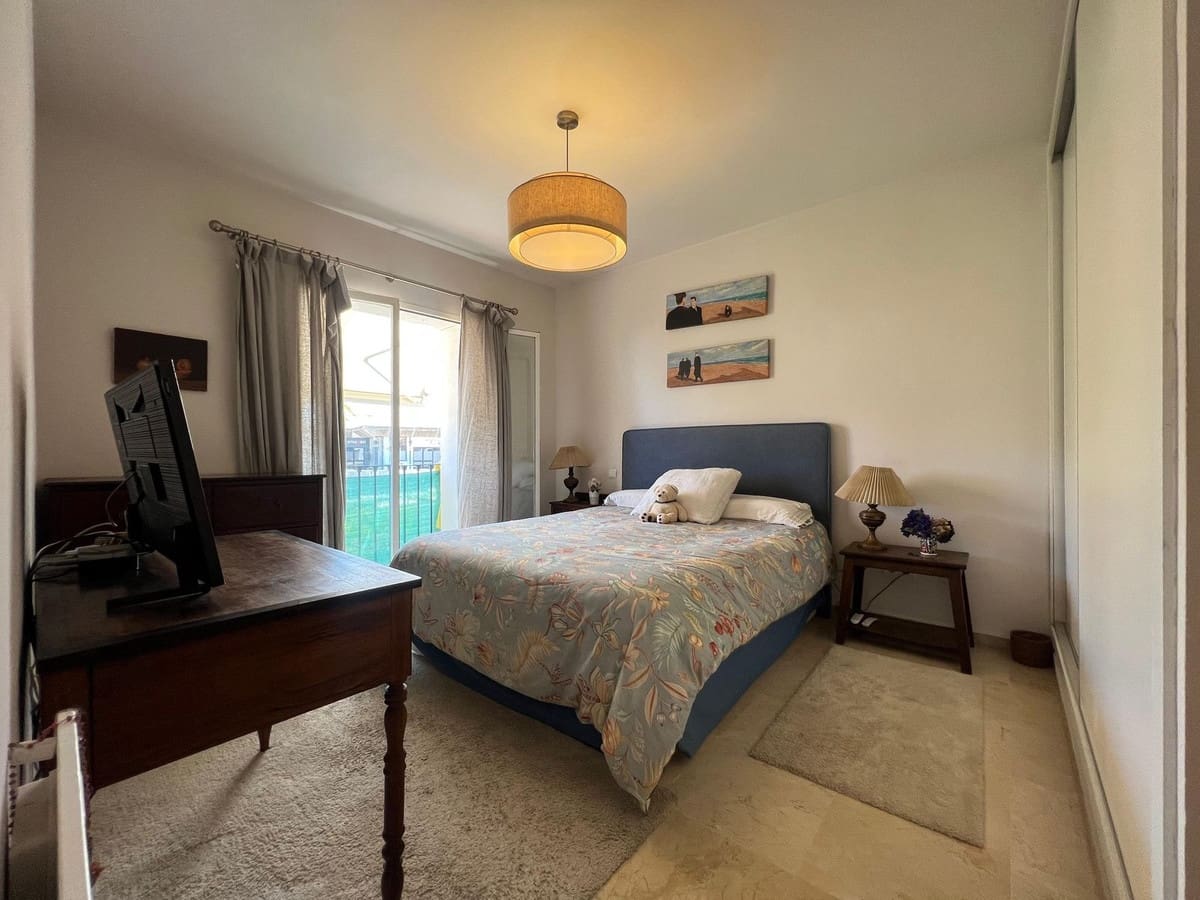 2 soveværelse Lejlighed til salg i Guadalmina med swimmingpool garage - € 430.000 (Ref: 10090173)