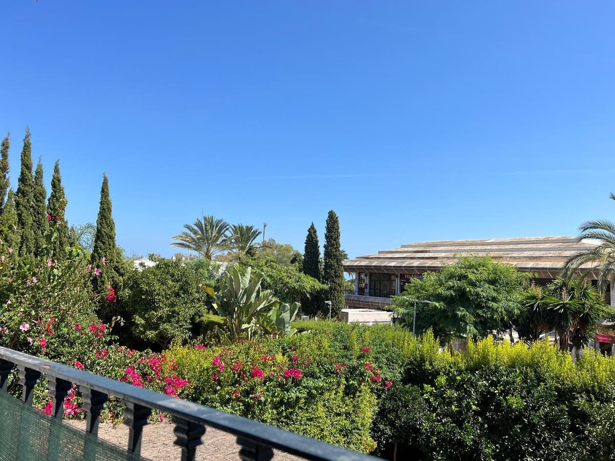 2 soveværelse Lejlighed til salg i Guadalmina med swimmingpool garage - € 430.000 (Ref: 10090173)