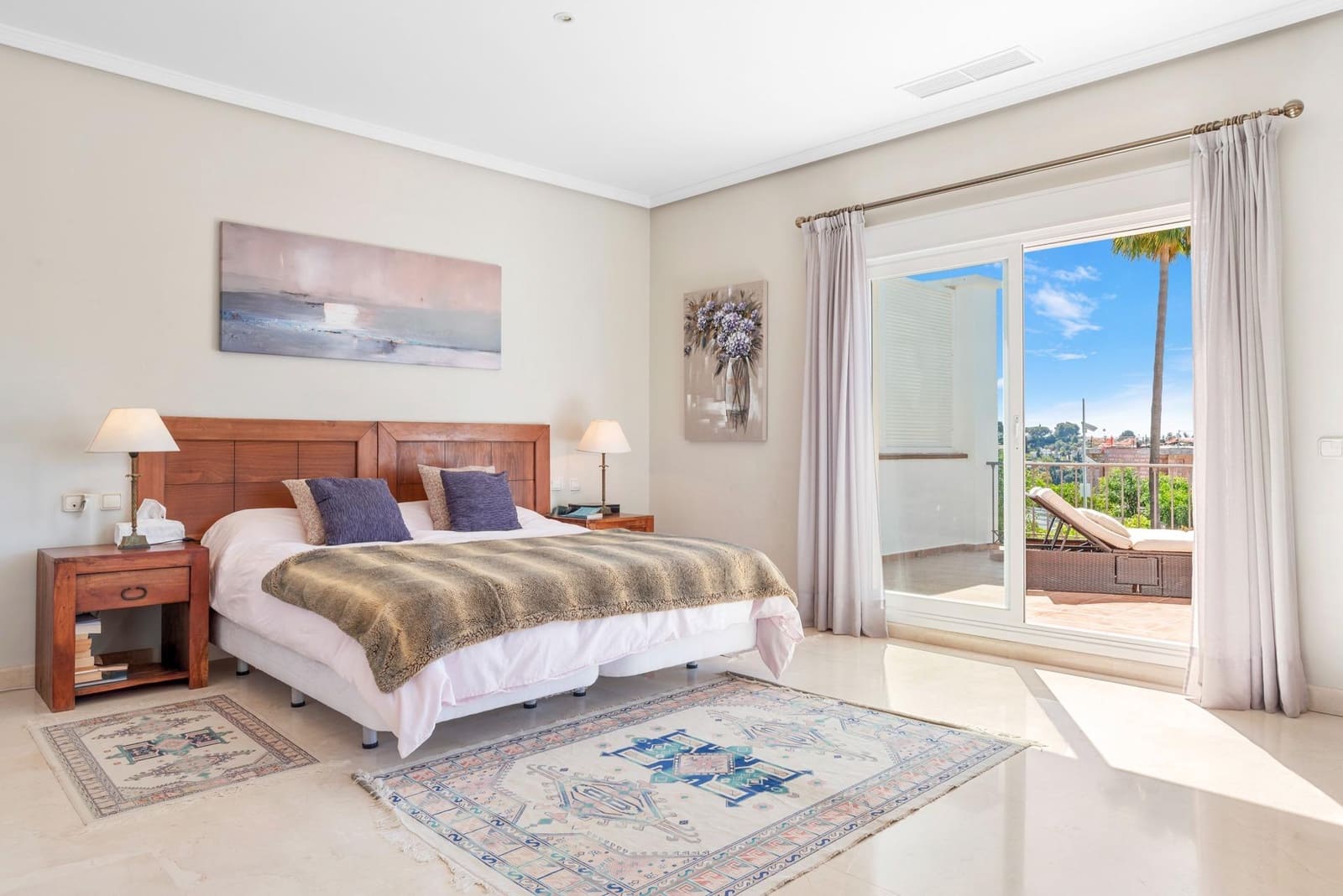 6 bedroom Villa for sale in Benahavis with pool garage - € 2,690,000 (Ref: 10090185)