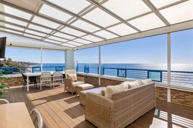 3 slaapkamer Appartement te koop in Playa Bajadilla - Puertos, Marbella met zwembad - € 1.260.000 (Ref: 10090195)