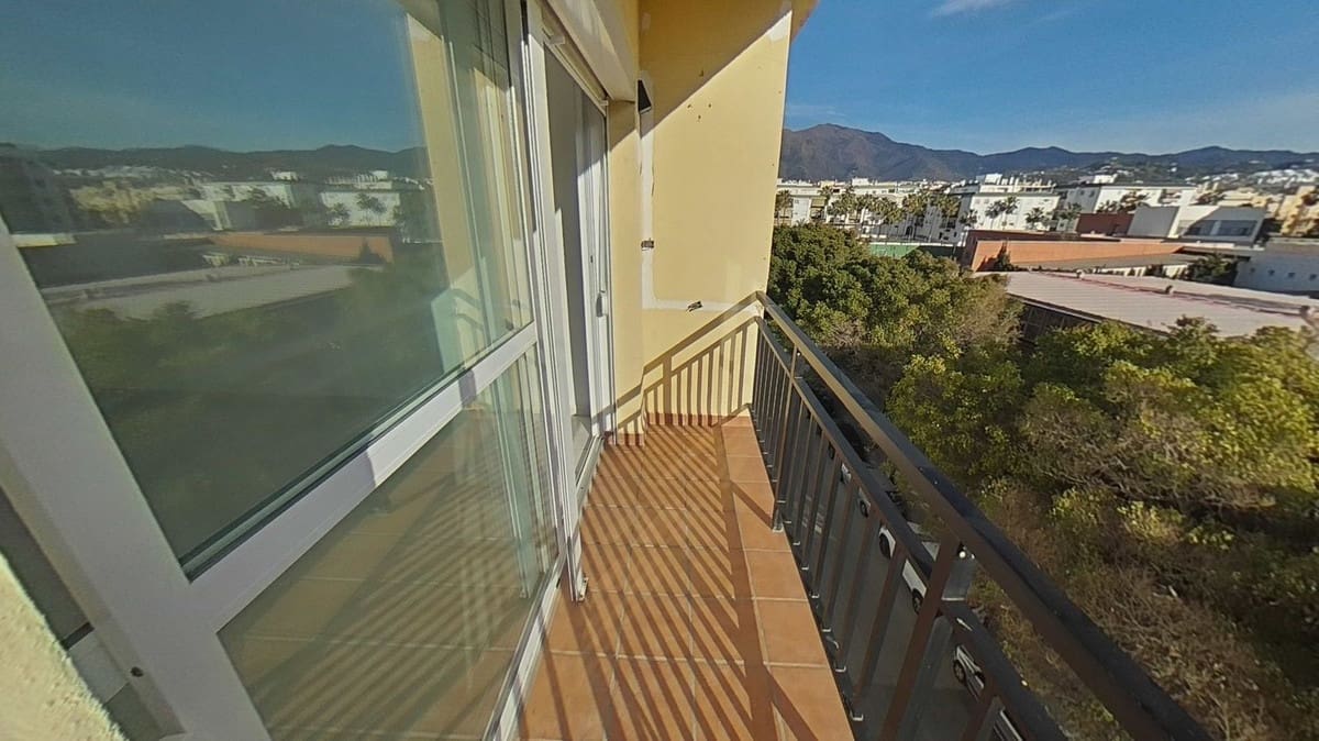 3 Zimmer Apartment zu verkaufen in Estepona - 204.000 € (Ref: 10090205)