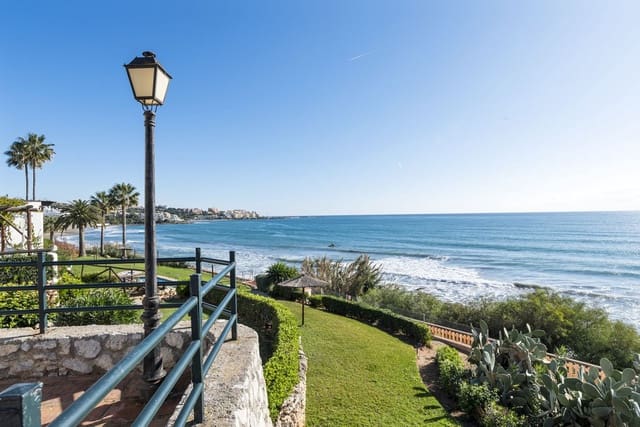 2 soverom Hus til salgs i Puerto de Estepona, Estepona med svømmebasseng - € 469 000 (Ref: 10090226)