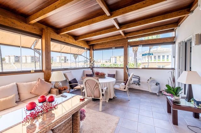 4 chambre Maison de Ville à vendre à Fuengirola avec piscine garage - 1 050 000 € (Ref: 10090228)