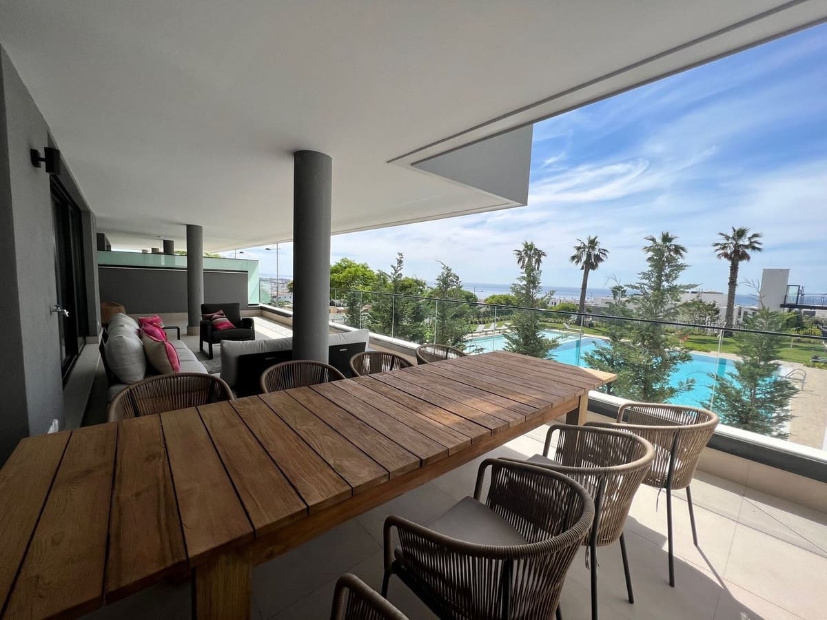 Apartamento de 4 habitaciones en Estepona en venta con piscina - 895.000 € (Ref: 10090234)