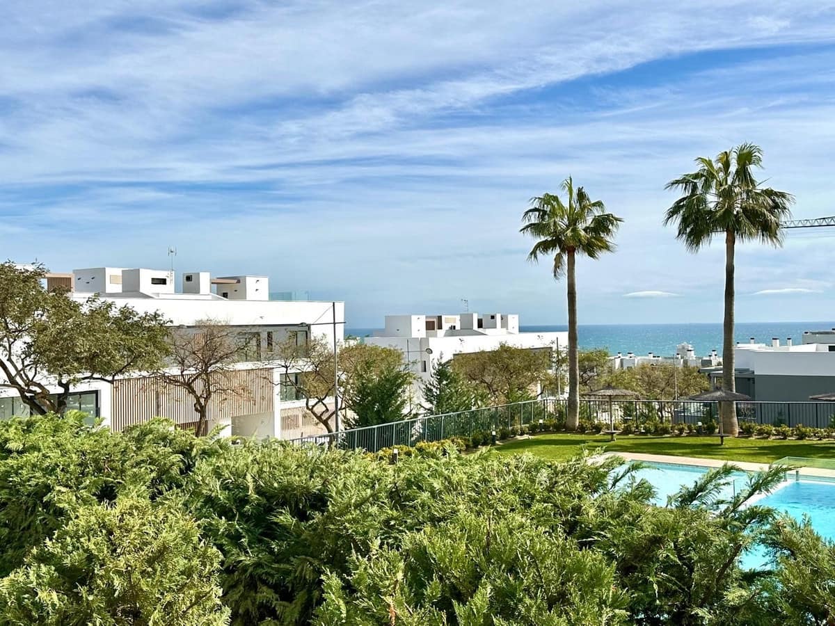 Apartamento de 4 habitaciones en Estepona en venta con piscina - 895.000 € (Ref: 10090234)