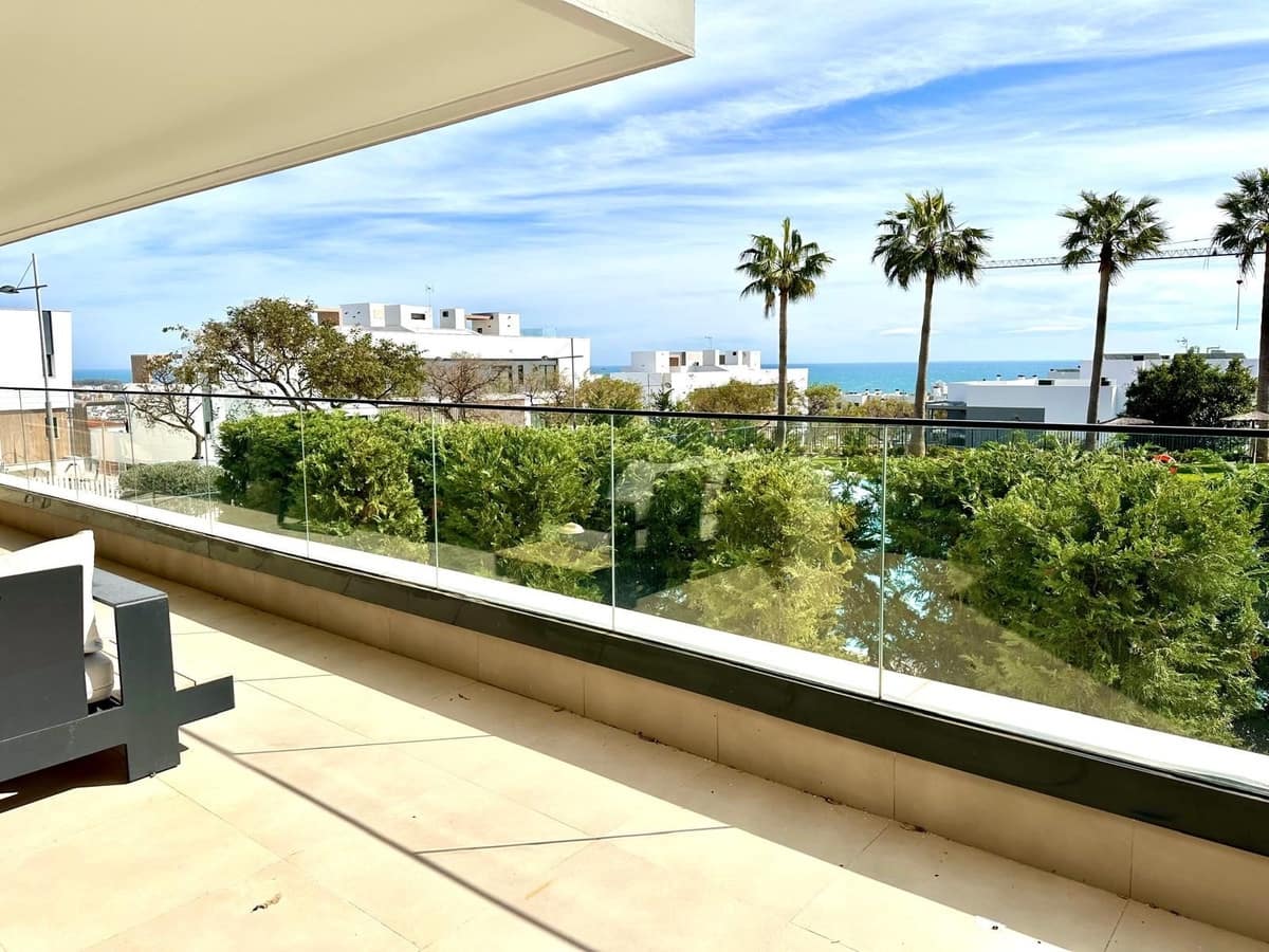 Apartamento de 4 habitaciones en Estepona en venta con piscina - 895.000 € (Ref: 10090234)