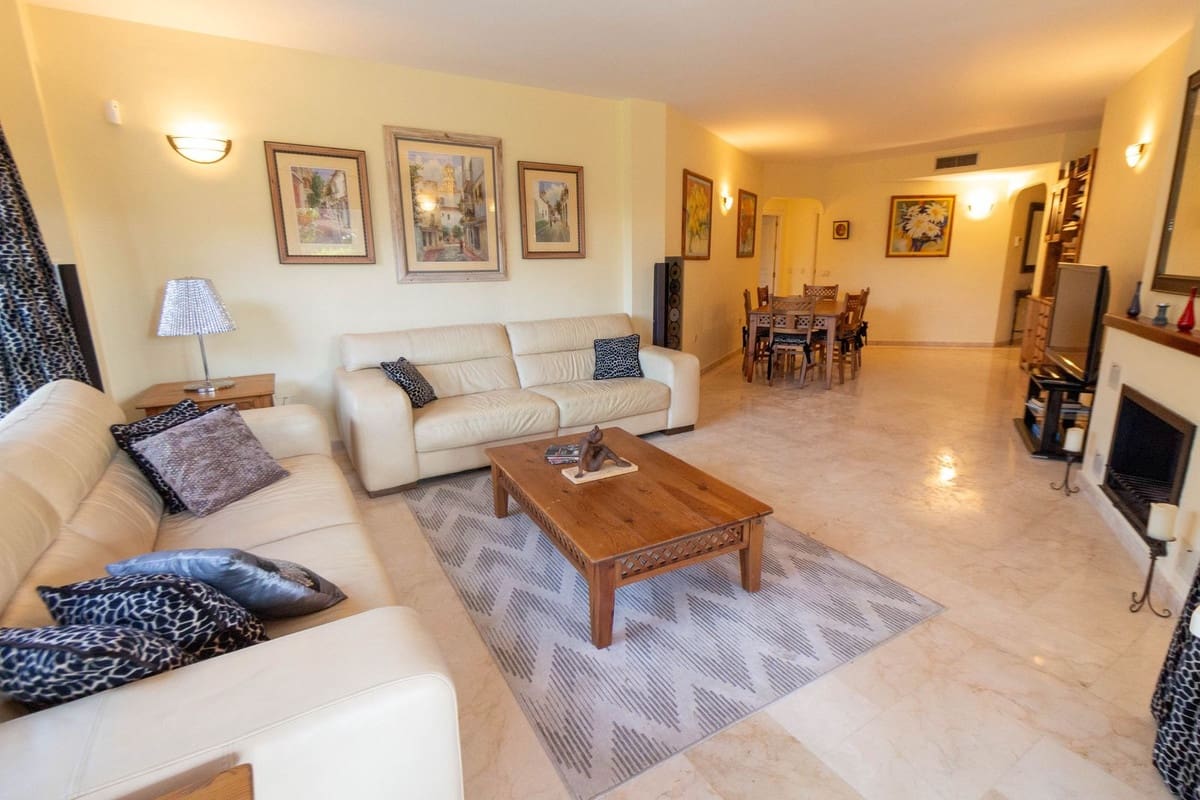 3 Zimmer Apartment zu verkaufen in Elviria mit Pool Garage - 595.000 € (Ref: 10090250)