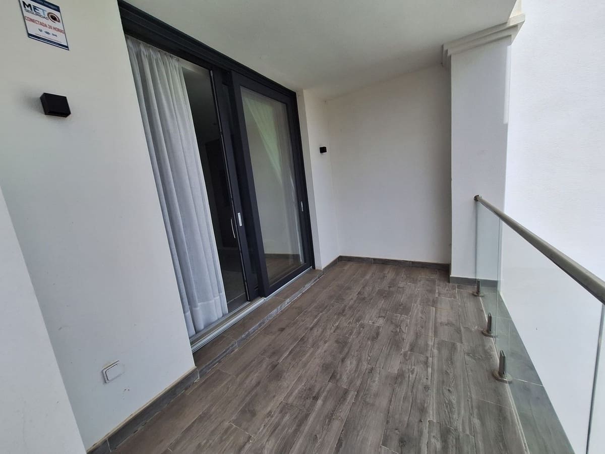 2 soveværelse Lejlighed til salg i Manilva med swimmingpool garage - € 379.000 (Ref: 10090265)
