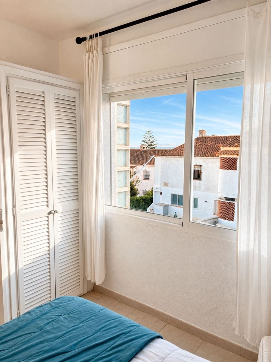 2 bedroom Apartment for sale in Torreguadiaro with garage - € 226,000 (Ref: 10090293)