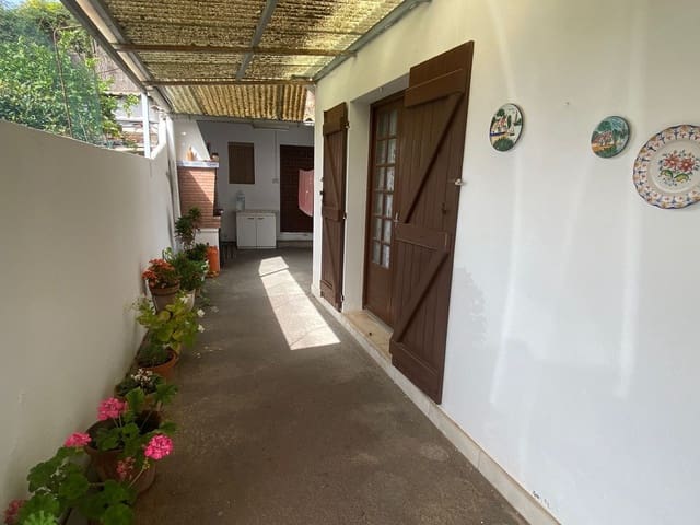 5 Zimmer Villa zu verkaufen in Puerto de Estepona, Estepona mit Pool - 689.000 € (Ref: 10090310)