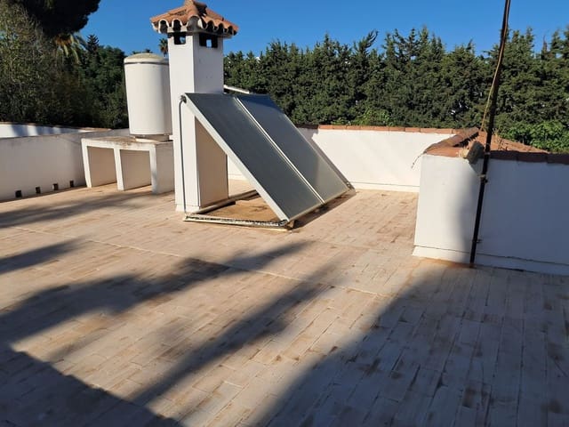 5 slaapkamer Villa te koop in El Velerín, Estepona met zwembad - € 1.150.000 (Ref: 10090316)