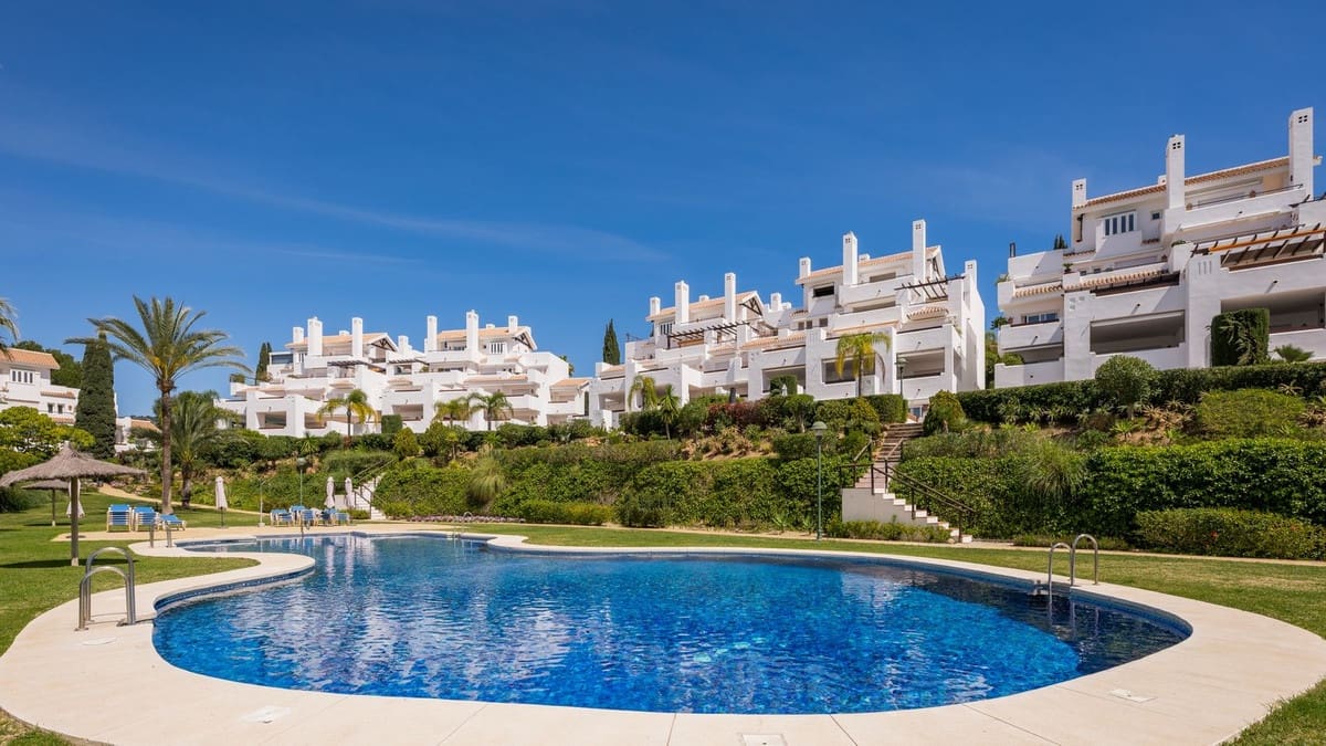 3 sypialnia Apartament na sprzedaż w Los Monteros - 2 450 000 € (Ref: 10090323)