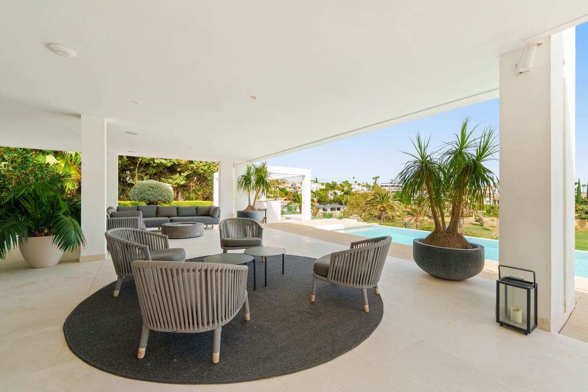 5 sypialnia Willa na sprzedaż w Nueva Andalucia z basenem garażem - 4 595 000 € (Ref: 10090331)