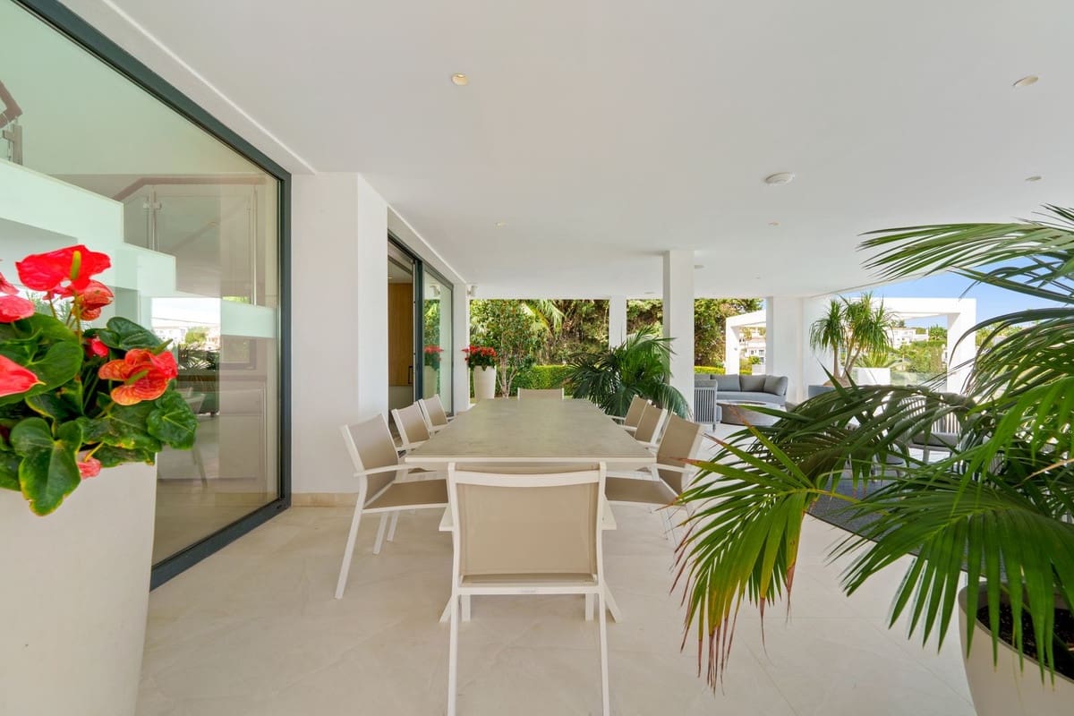 5 sypialnia Willa na sprzedaż w Nueva Andalucia z basenem garażem - 4 595 000 € (Ref: 10090331)