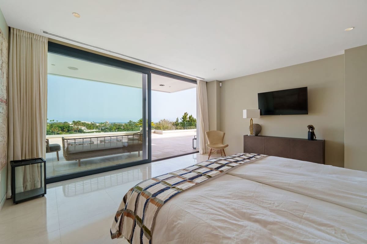 5 sypialnia Willa na sprzedaż w Nueva Andalucia z basenem garażem - 4 595 000 € (Ref: 10090331)