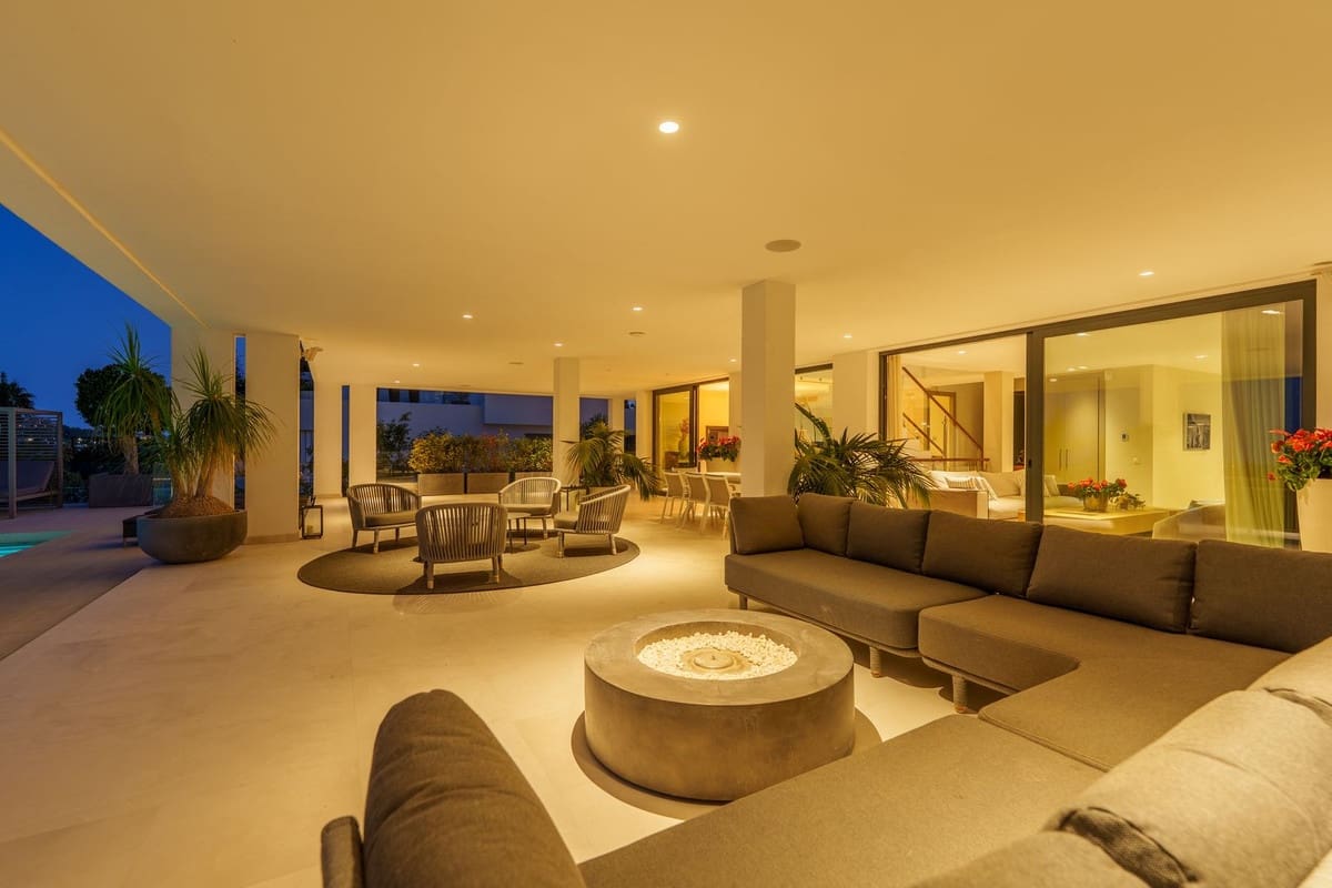 5 sypialnia Willa na sprzedaż w Nueva Andalucia z basenem garażem - 4 595 000 € (Ref: 10090331)