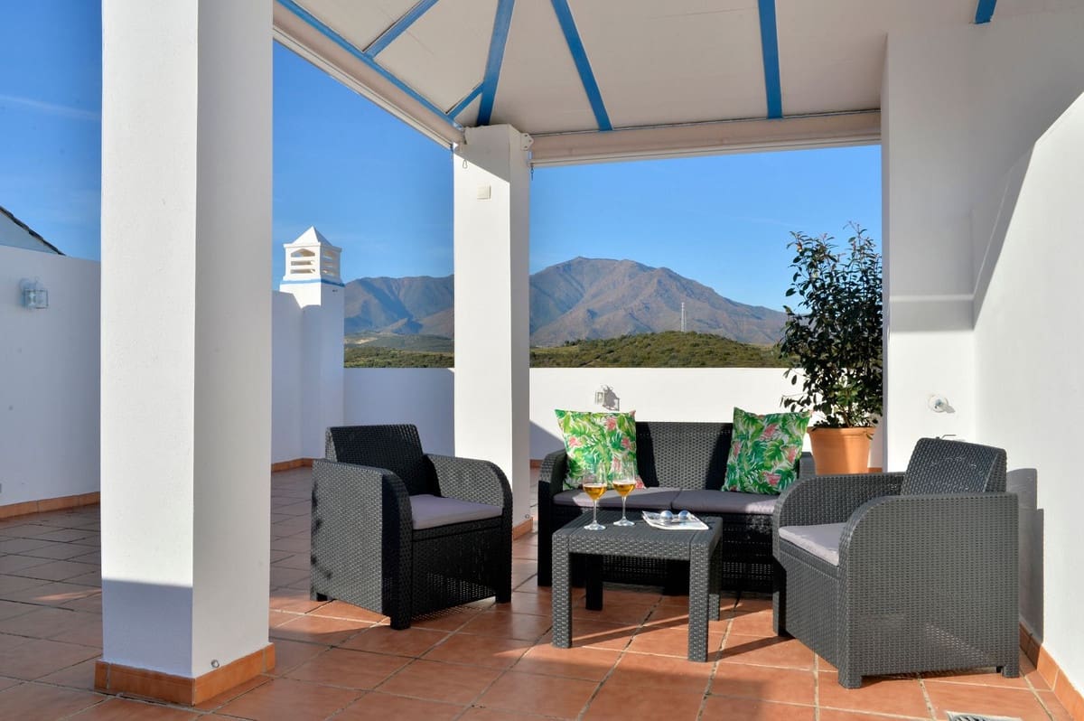 2 sovrum Lägenhet till salu i Estepona med pool garage - 298 000 € (Ref: 10090347)