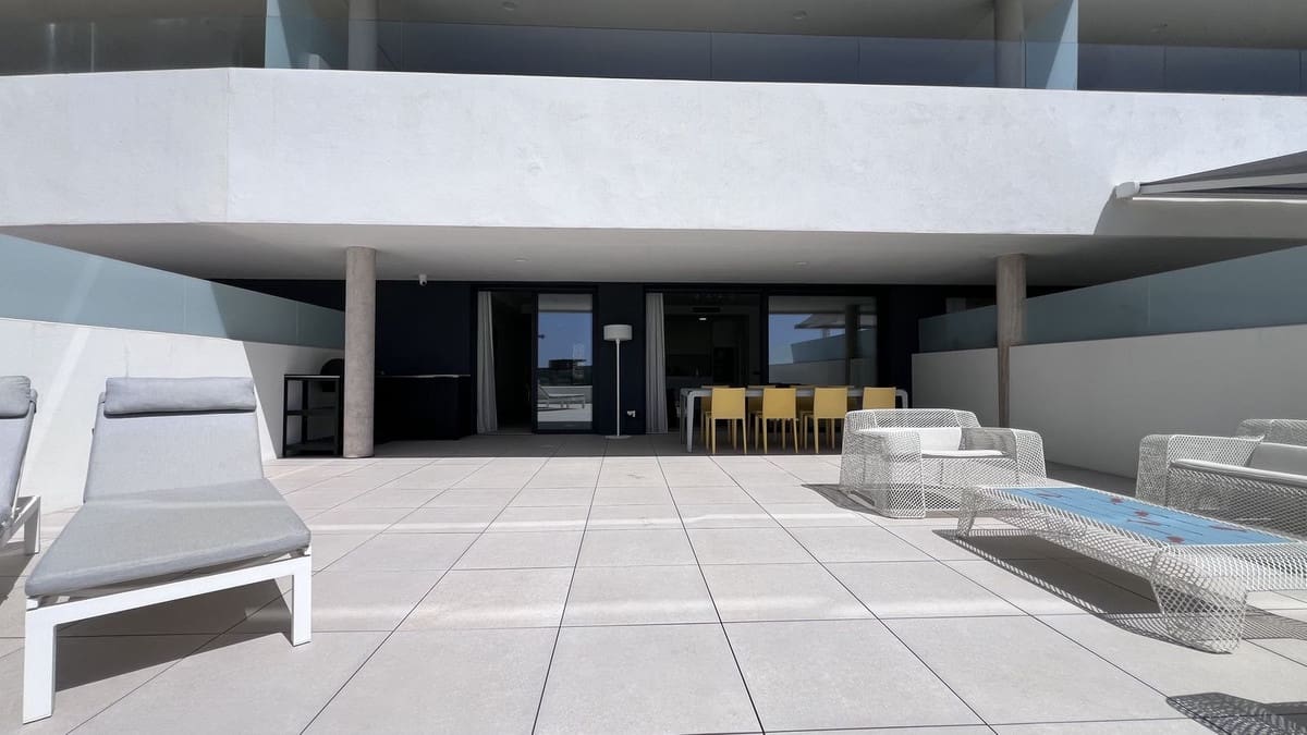Apartamento de 3 habitaciones en Los Monteros en venta - 735.000 € (Ref: 10090359)