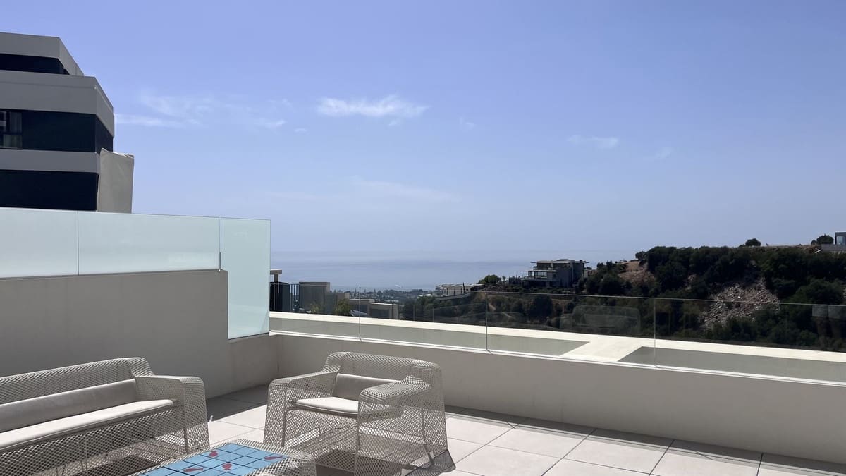 Apartamento de 3 habitaciones en Los Monteros en venta - 735.000 € (Ref: 10090359)