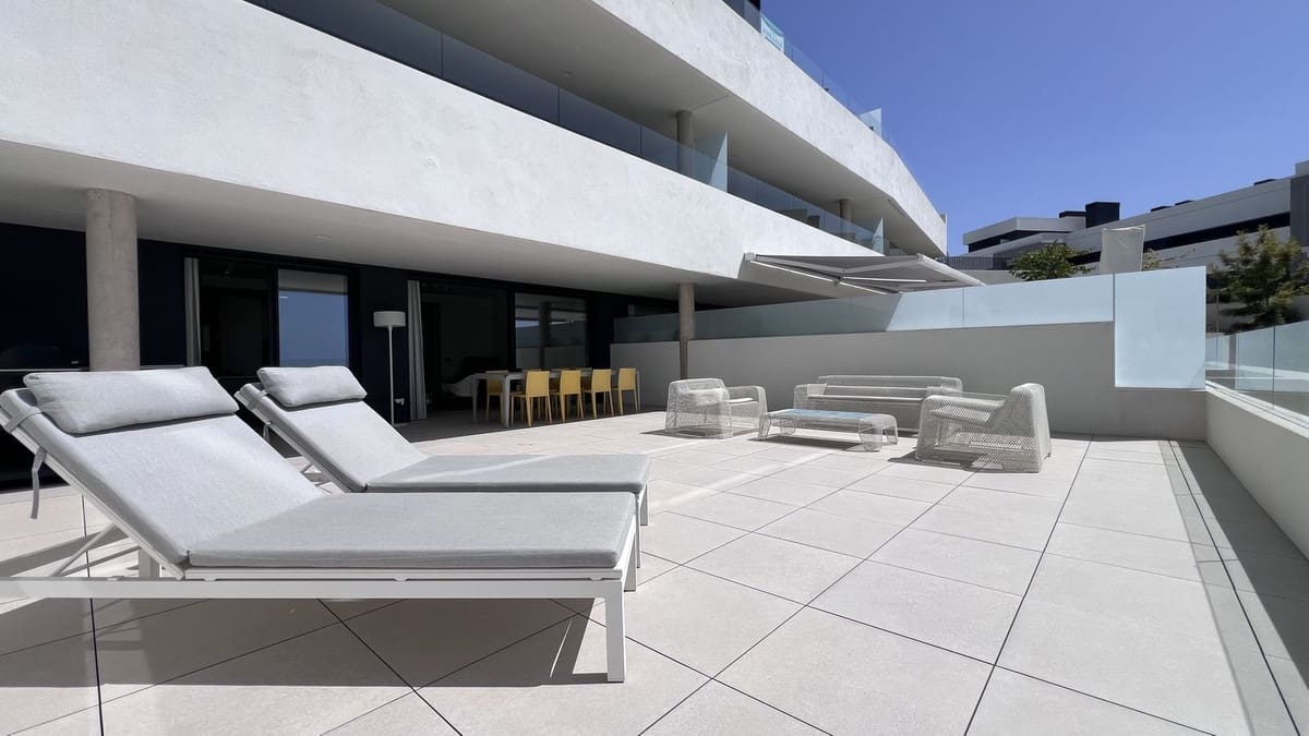 Apartamento de 3 habitaciones en Los Monteros en venta - 735.000 € (Ref: 10090359)