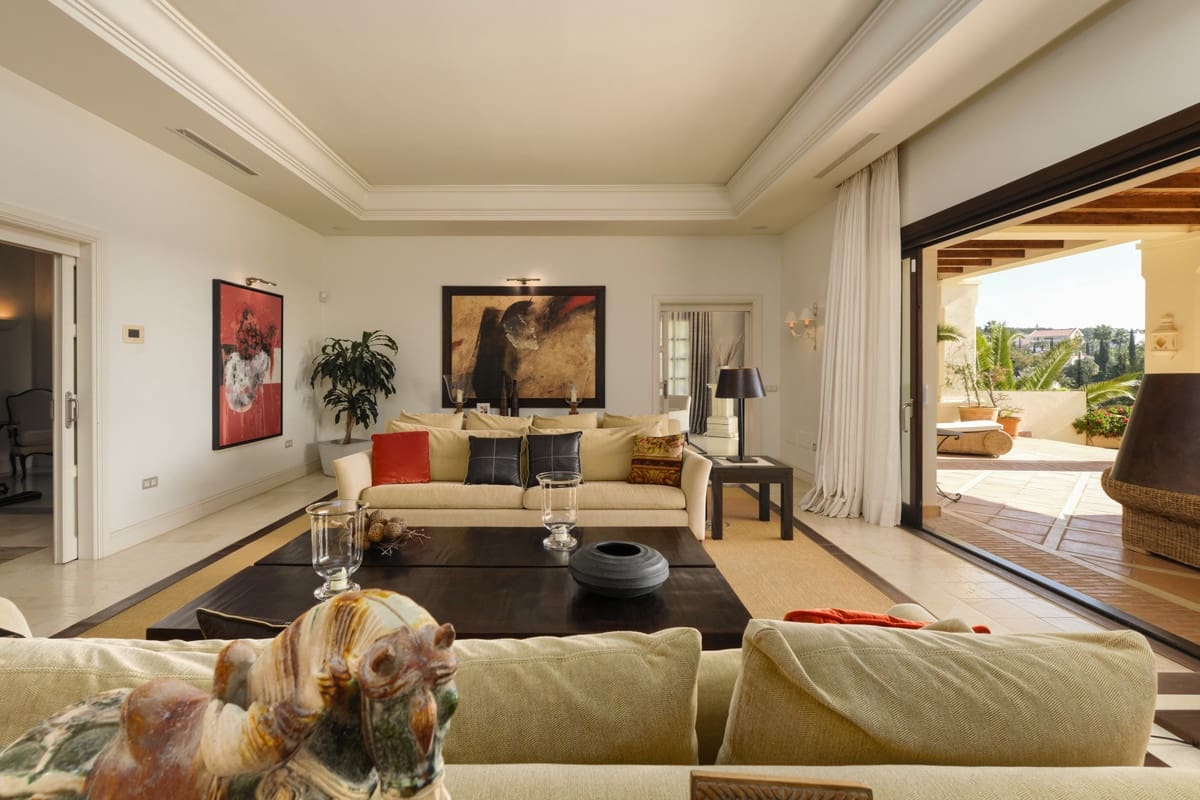 5 bedroom Villa for sale in Marbella with pool garage - € 4,900,000 (Ref: 10090365)