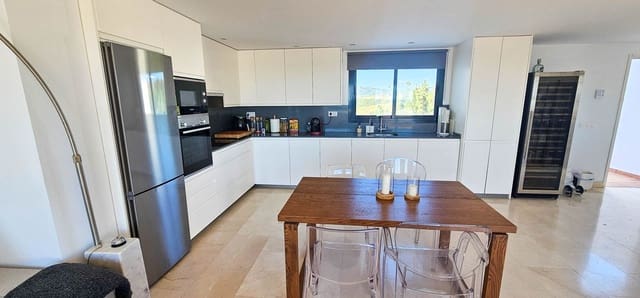 Apartamento de 3 habitaciones en Bahia de Casares, Casares en venta con piscina garaje - 550.000 € (Ref: 10090369)