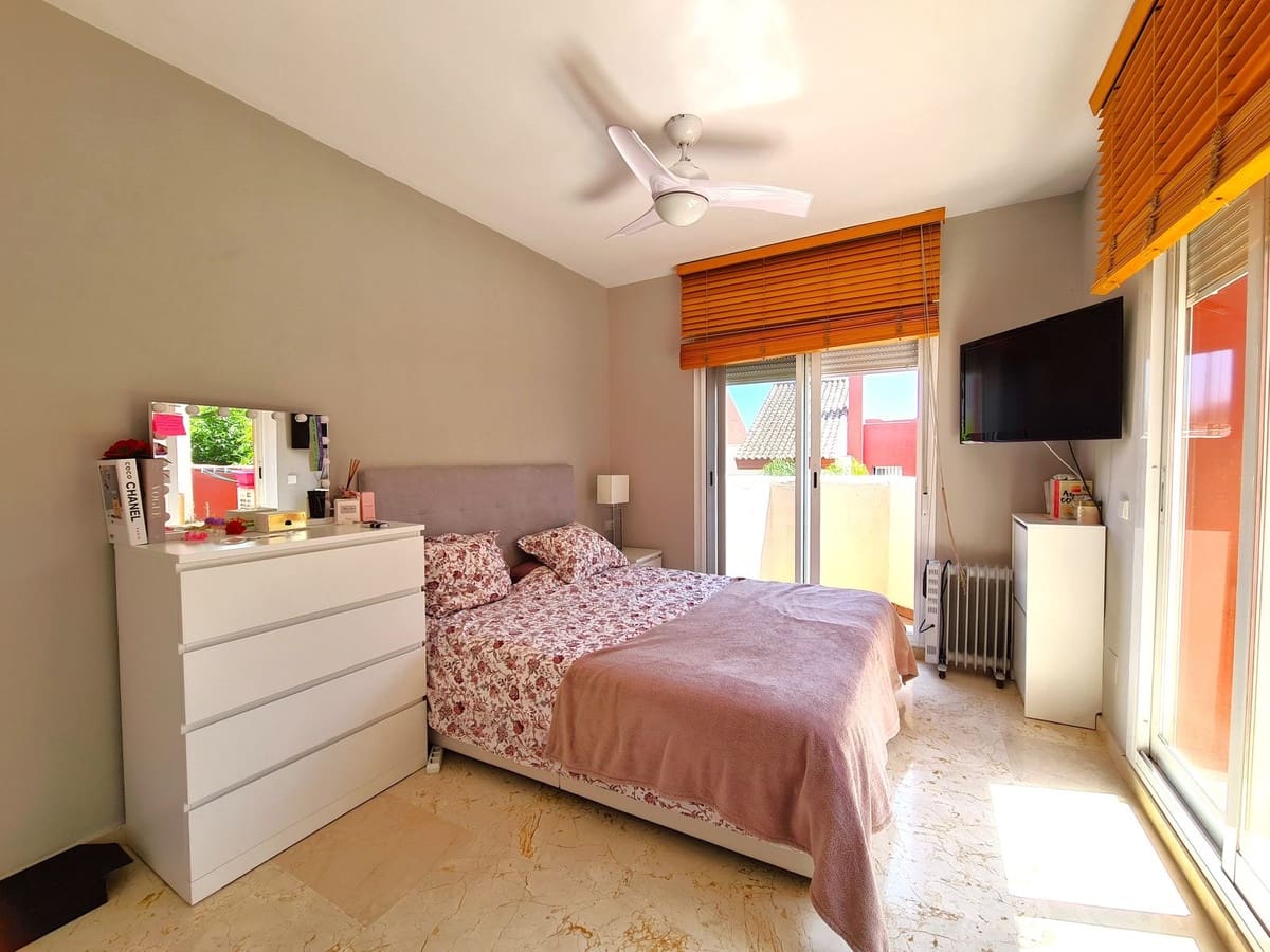 3 sypialnia Dom na sprzedaż w Estepona z basenem garażem - 540 000 € (Ref: 10090374)