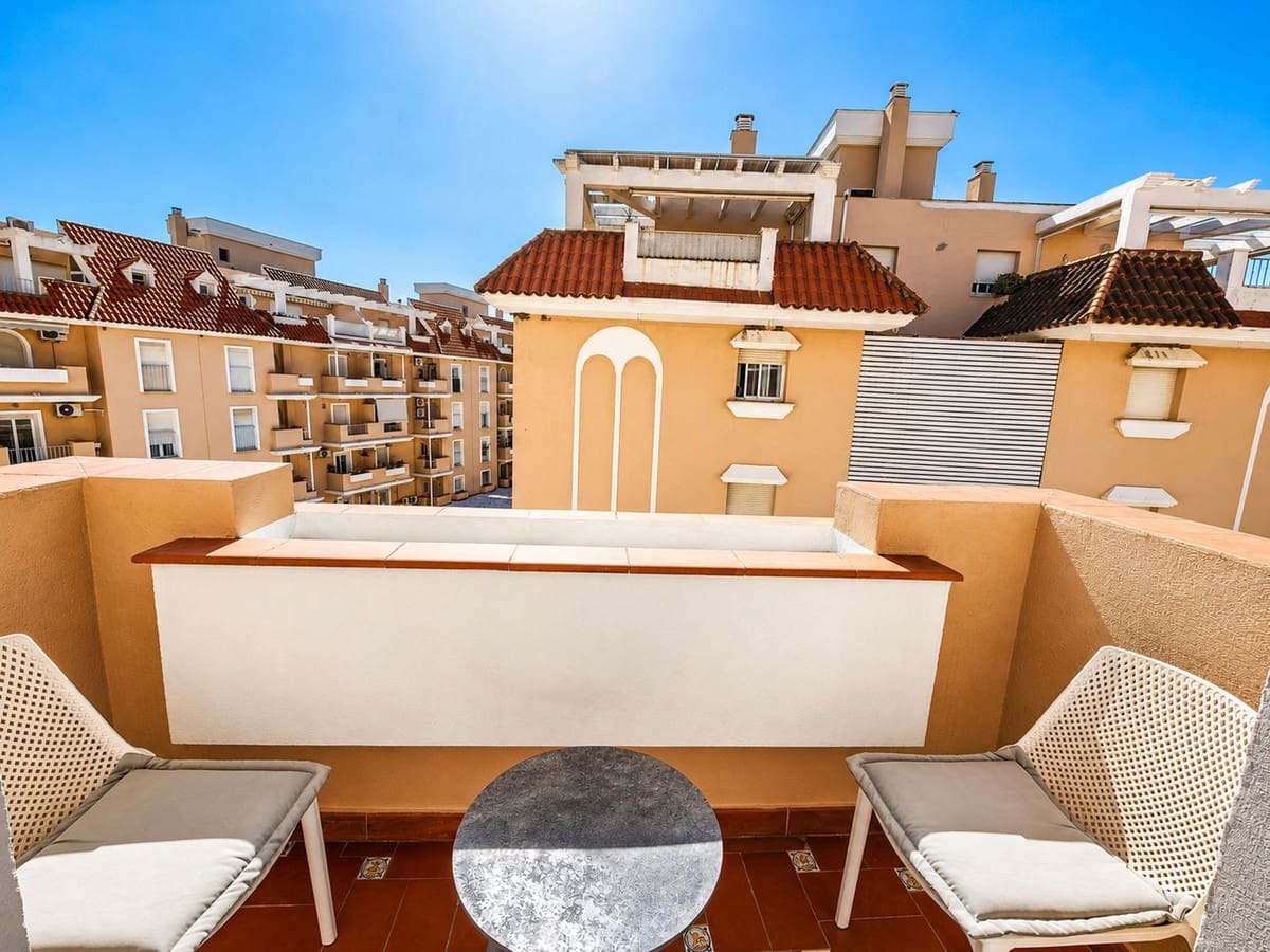 2 soveværelse Lejlighed til salg i San Luis de Sabinillas med swimmingpool garage - € 270.000 (Ref: 10090398)
