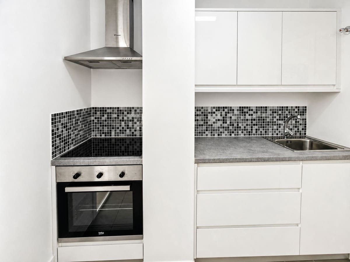 2 soveværelse Lejlighed til salg i San Luis de Sabinillas med swimmingpool garage - € 270.000 (Ref: 10090398)