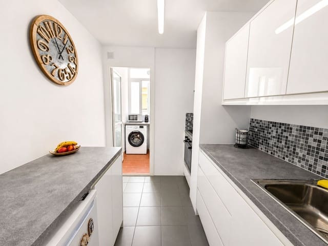 2 soveværelse Lejlighed til salg i San Luis de Sabinillas, Manilva med swimmingpool garage - € 270.000 (Ref: 10090398)