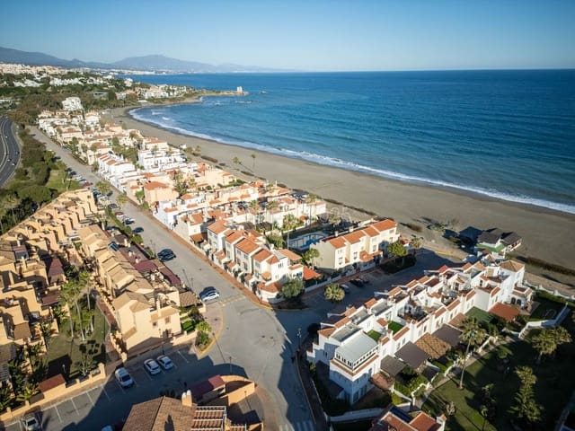 Casa de 4 habitaciones en Bahia de Casares, Casares en venta con piscina garaje - 675.000 € (Ref: 10090416)