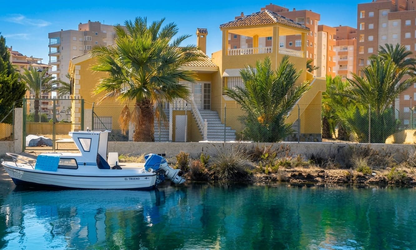 3 bedroom Villa for sale in La Manga del Mar Menor with pool garage - € 780,000 (Ref: 10090424)