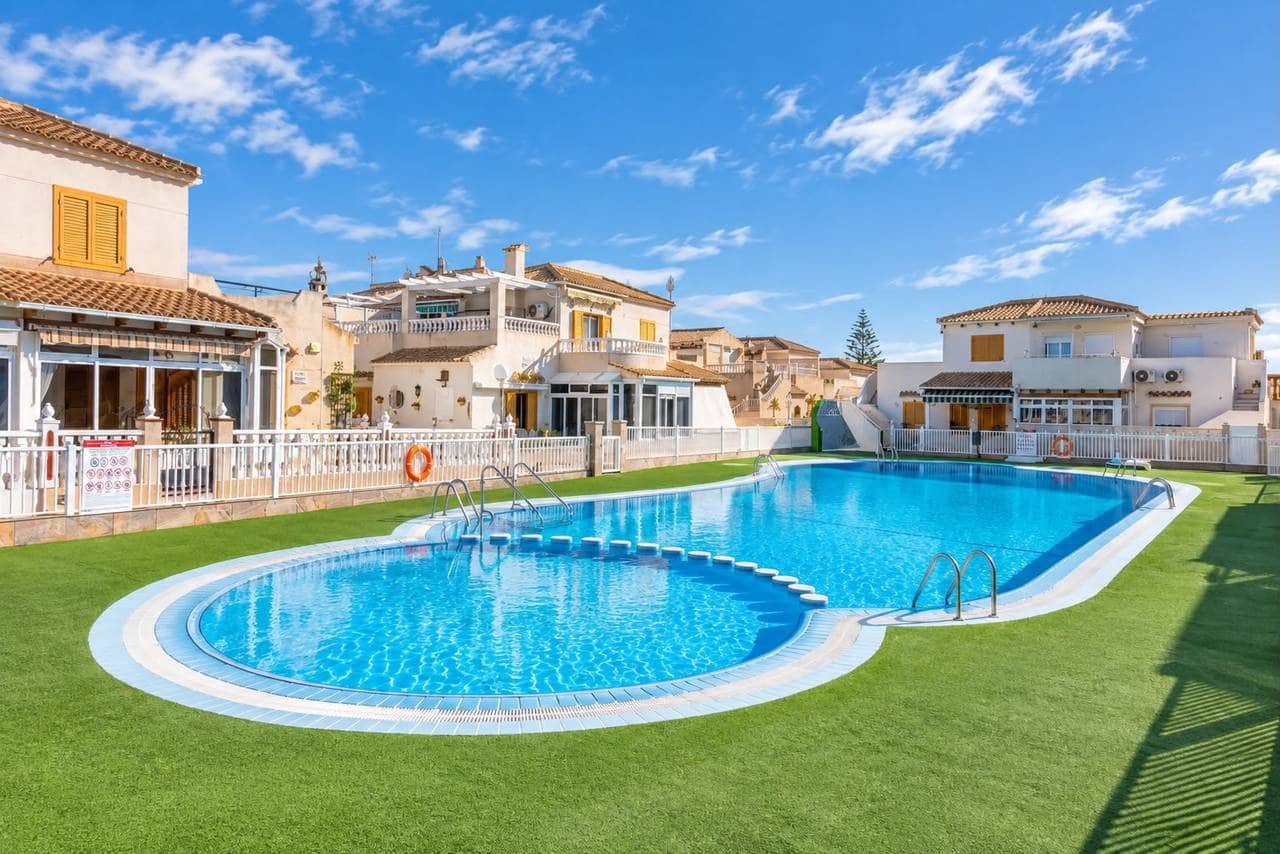2 quarto Casa em Banda para venda em Playa Flamenca com piscina garagem - 219 500 € (Ref: 10090475)