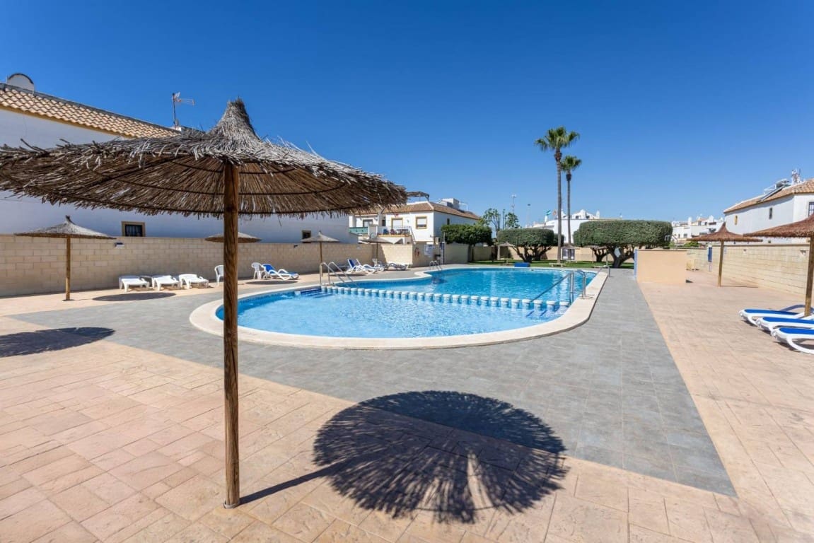 3 soverom Leilighet til salgs i Torrevieja med svømmebasseng - € 207 000 (Ref: 10090483)