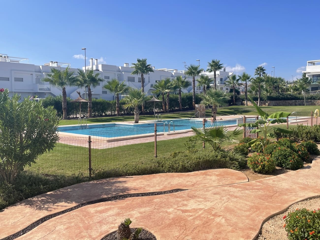 Apartamento de 2 habitaciones en Entre Naranjos en venta con piscina garaje - 259.950 € (Ref: 10090497)