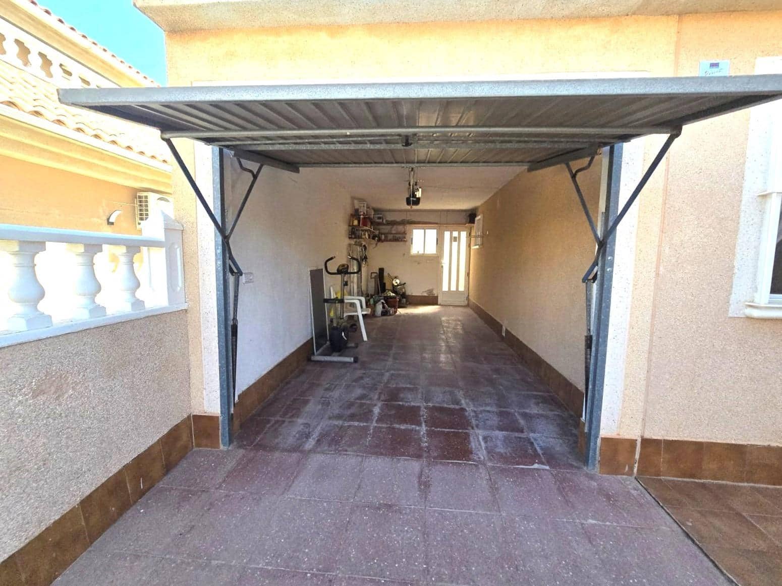 3 soverom Villa til salgs i Torrevieja med svømmebasseng garasje - € 370 000 (Ref: 10090520)
