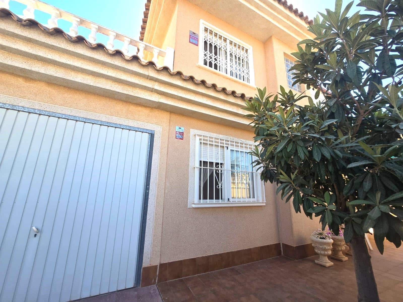 3 soverom Villa til salgs i Torrevieja med svømmebasseng garasje - € 370 000 (Ref: 10090520)