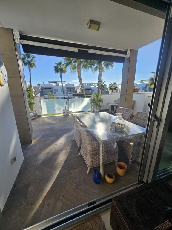 4 sovrum Semi-fristående Villa till salu i Torrevieja med pool - 535 000 € (Ref: 10090525)