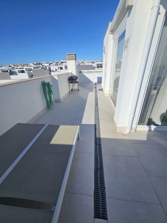 4 sovrum Semi-fristående Villa till salu i Torrevieja med pool - 535 000 € (Ref: 10090525)