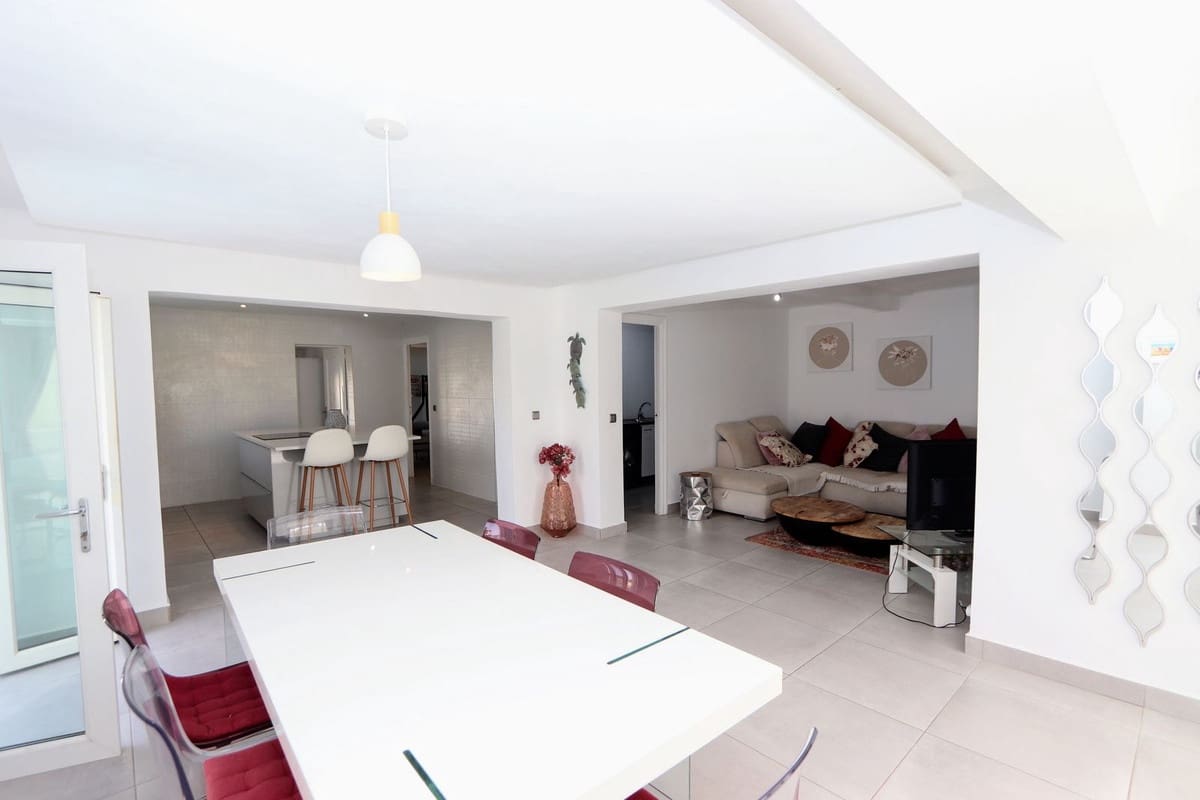 4 soveværelse Villa til salg i Los Balcones med swimmingpool garage - € 525.000 (Ref: 10090530)