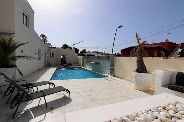 4 soveværelse Villa til salg i Los Balcones med swimmingpool garage - € 525.000 (Ref: 10090530)