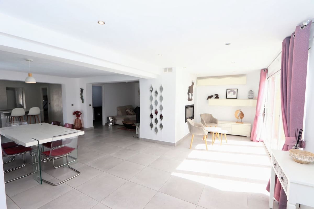 4 soveværelse Villa til salg i Los Balcones med swimmingpool garage - € 525.000 (Ref: 10090530)