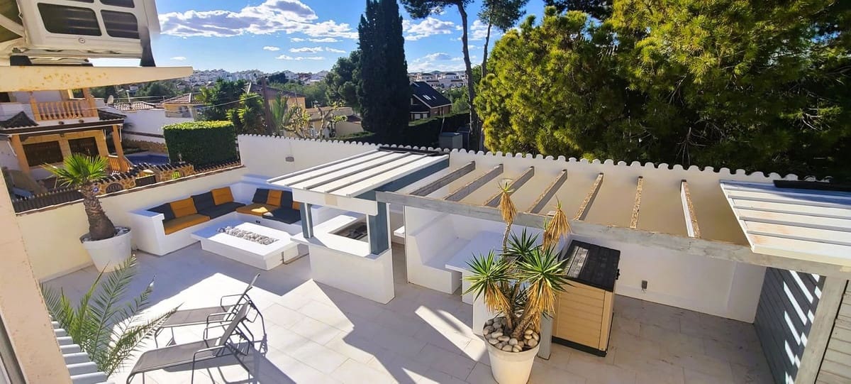 4 soveværelse Villa til salg i Los Balcones med swimmingpool garage - € 525.000 (Ref: 10090530)