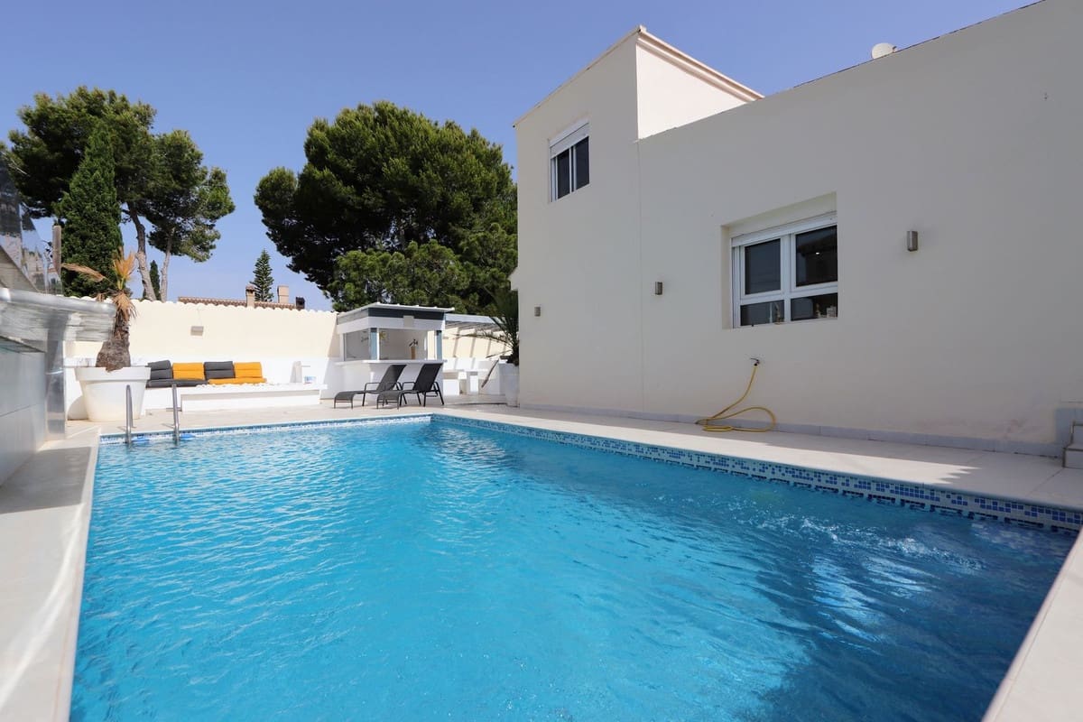 4 soveværelse Villa til salg i Los Balcones med swimmingpool garage - € 525.000 (Ref: 10090530)
