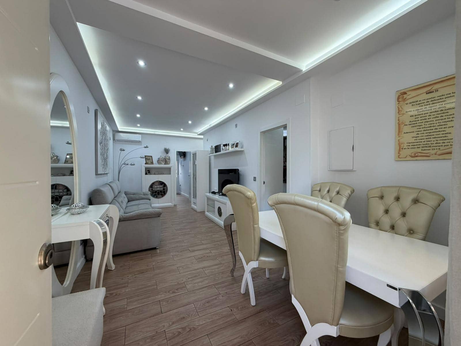 Casa de 2 habitaciones en Torrevieja en venta - 339.333 € (Ref: 10090532)