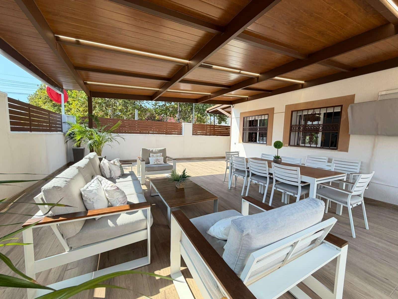 Casa de 2 habitaciones en Torrevieja en venta - 339.333 € (Ref: 10090532)