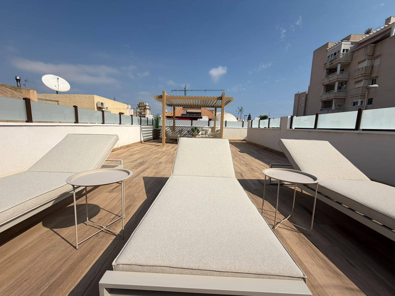 Casa de 2 habitaciones en Torrevieja en venta - 339.333 € (Ref: 10090532)