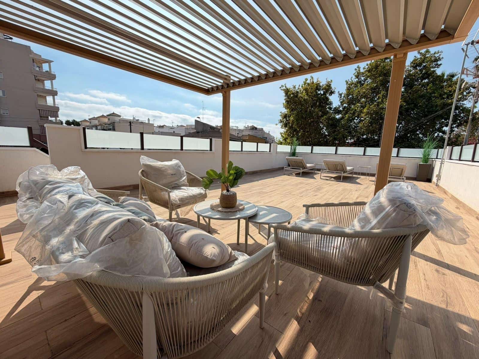 Casa de 2 habitaciones en Torrevieja en venta - 339.333 € (Ref: 10090532)